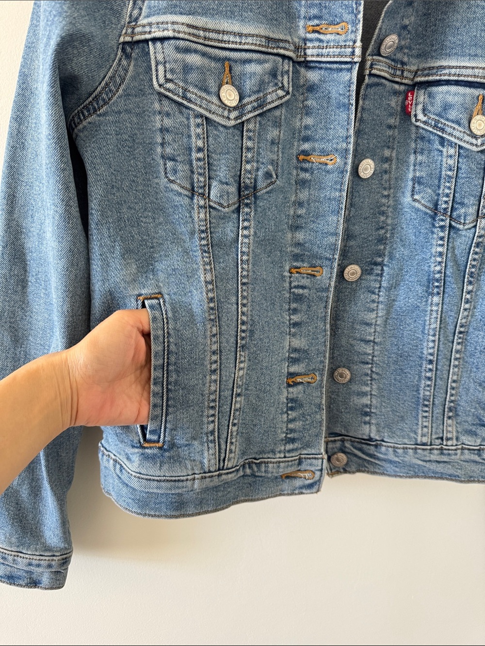 Levi’s Original Trucker Jacket Jeanie Medium Wash Denim Size S Minimalist - Picture 3 of 10